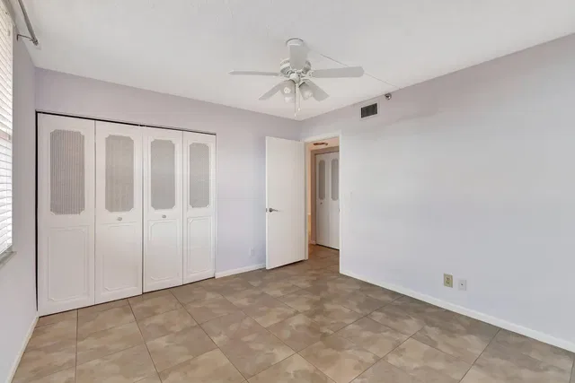 Unit 502 photo 17