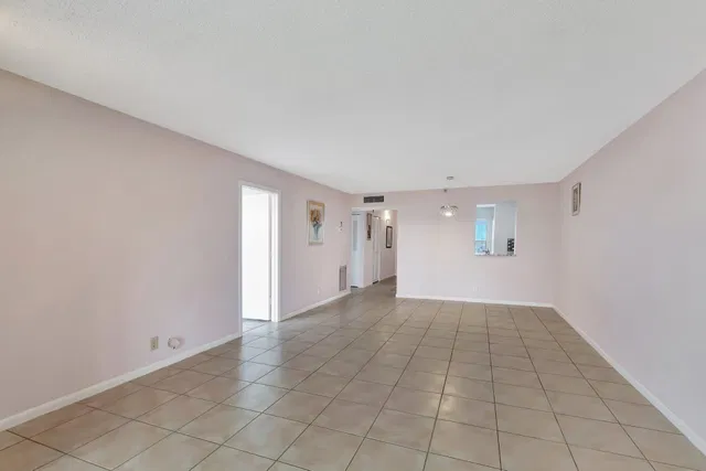 Unit 502 photo 36