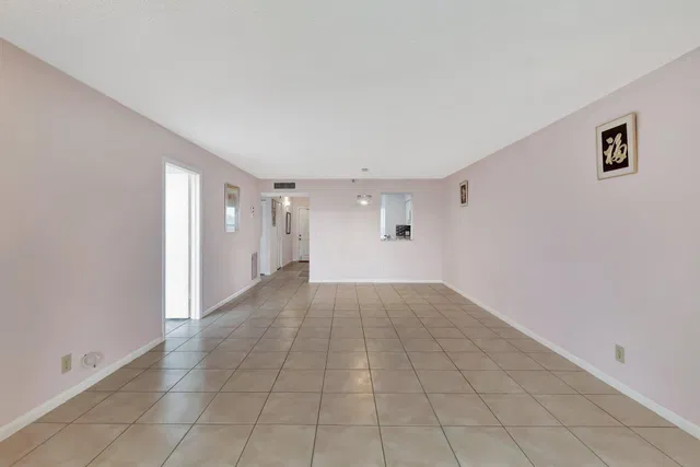 Unit 502 photo 37