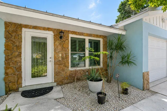 Residence photo 3