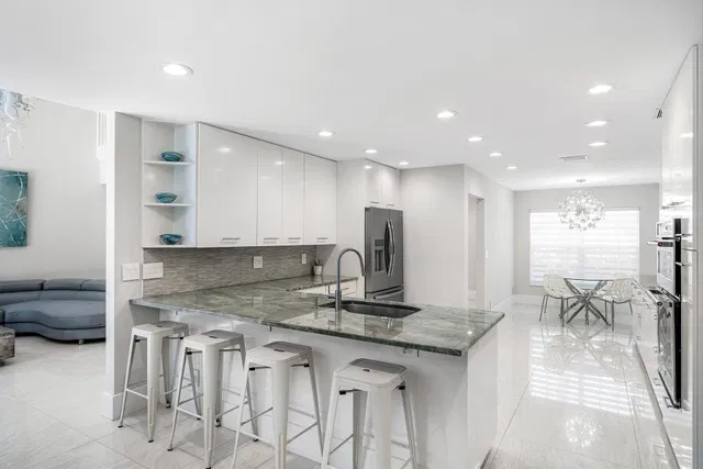 Residence photo 25