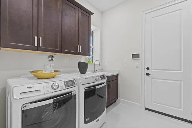 Residence photo 35