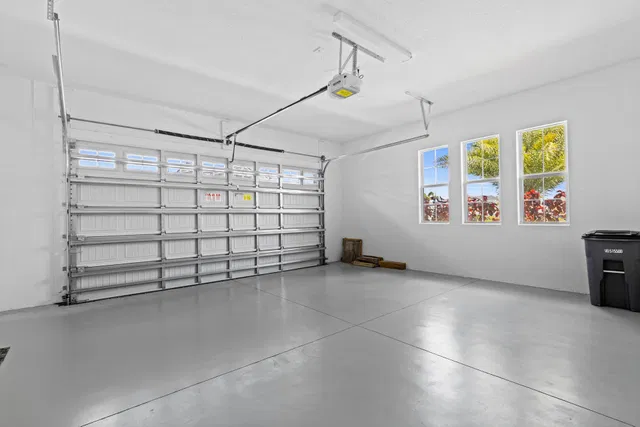 Residence photo 36