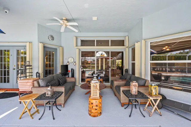 Residence photo 24