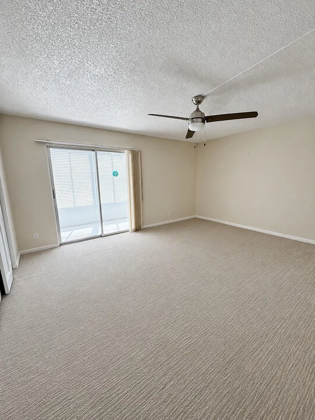 Unit 1089 photo 6