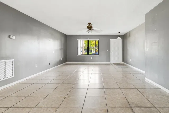  Residence photo 12