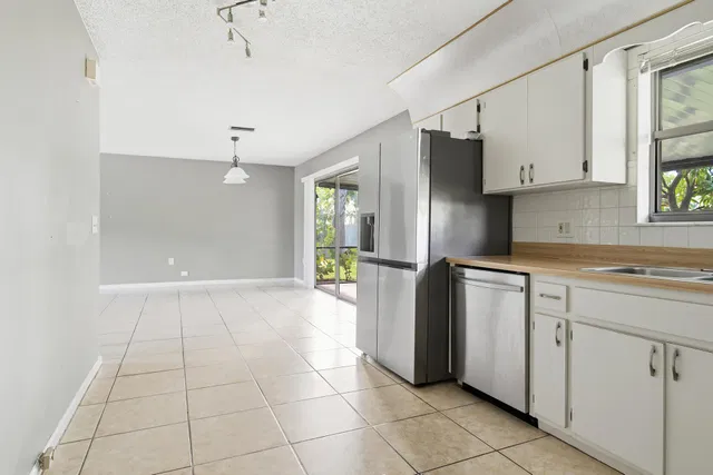  Residence photo 17