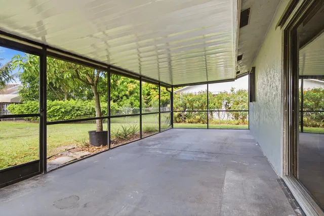  Residence photo 32