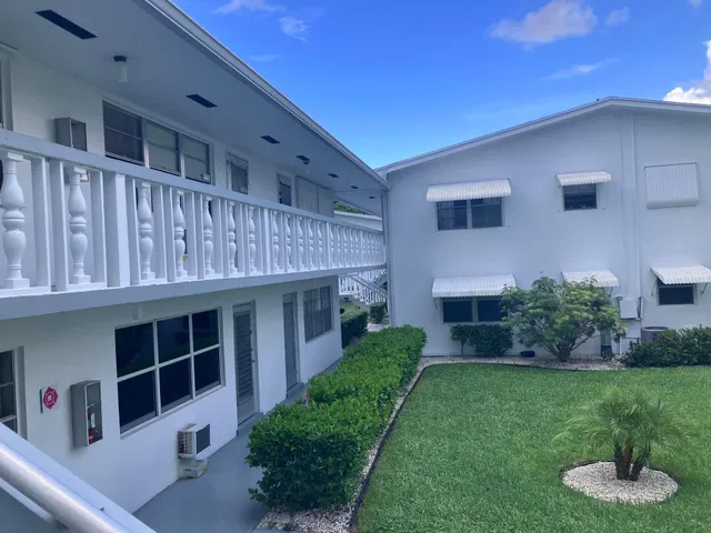 Residence photo 3