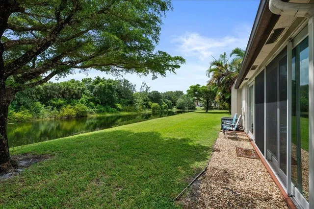 Residence photo 12