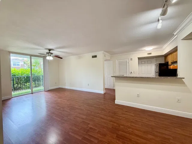 Unit 105 photo 3