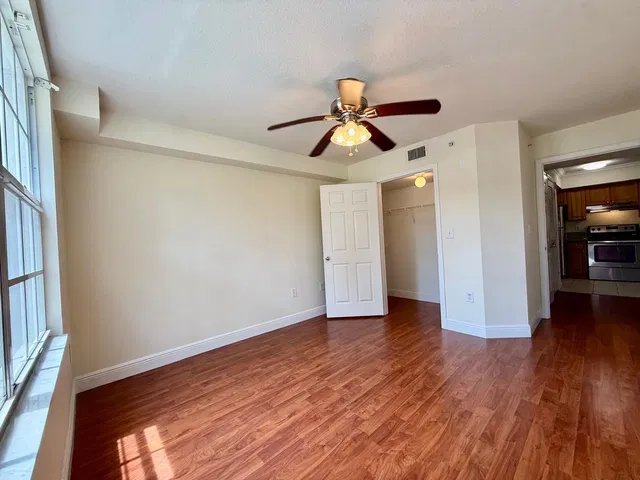 Unit 105 photo 8