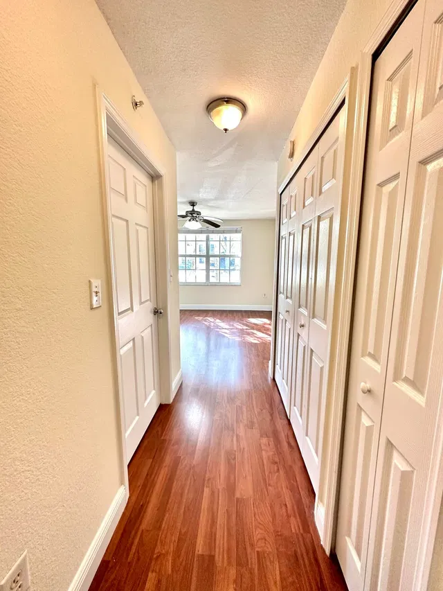 Unit 105 photo 14