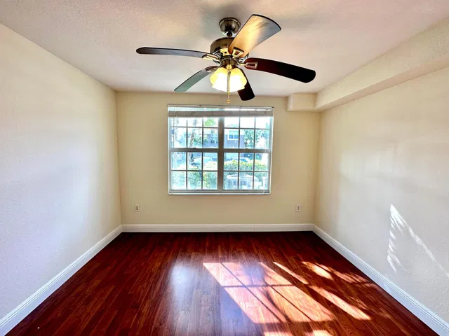 Unit 105 photo 25