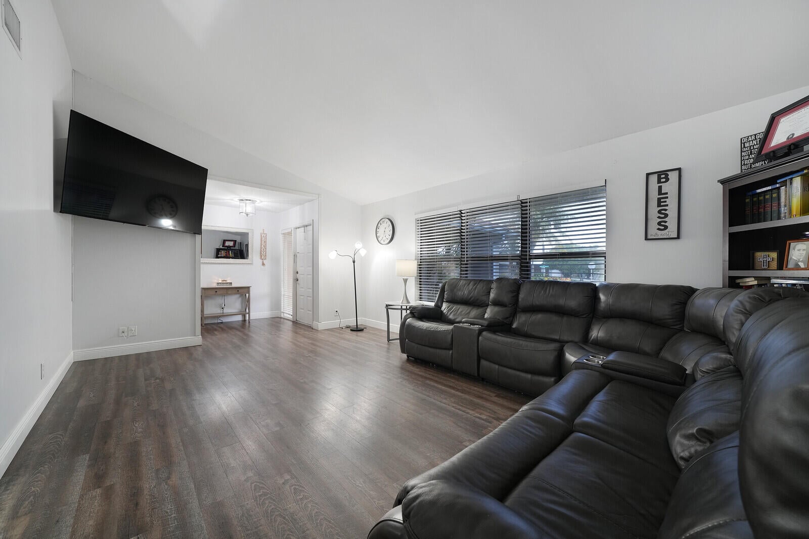 Residence photo 3