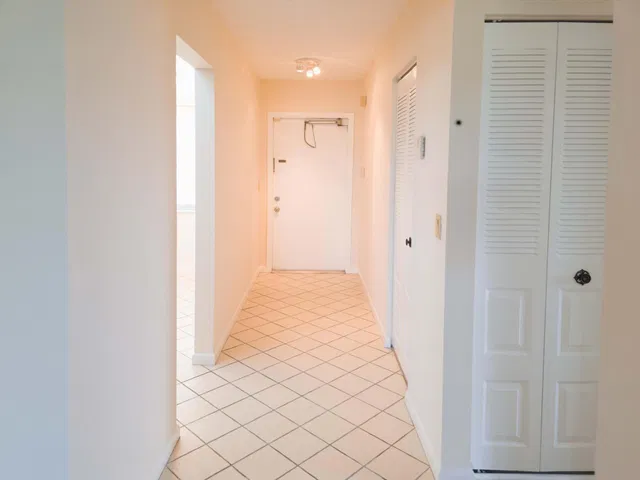 Unit 301 photo 3
