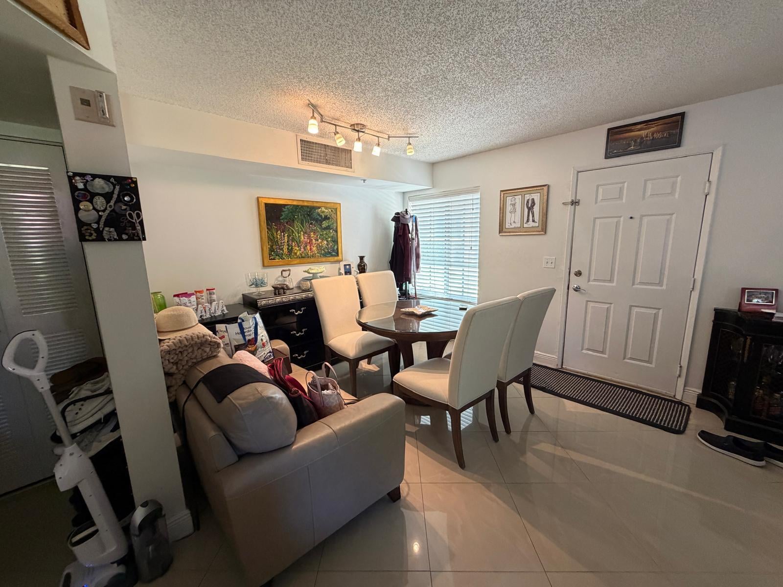 Unit 111 photo 6
