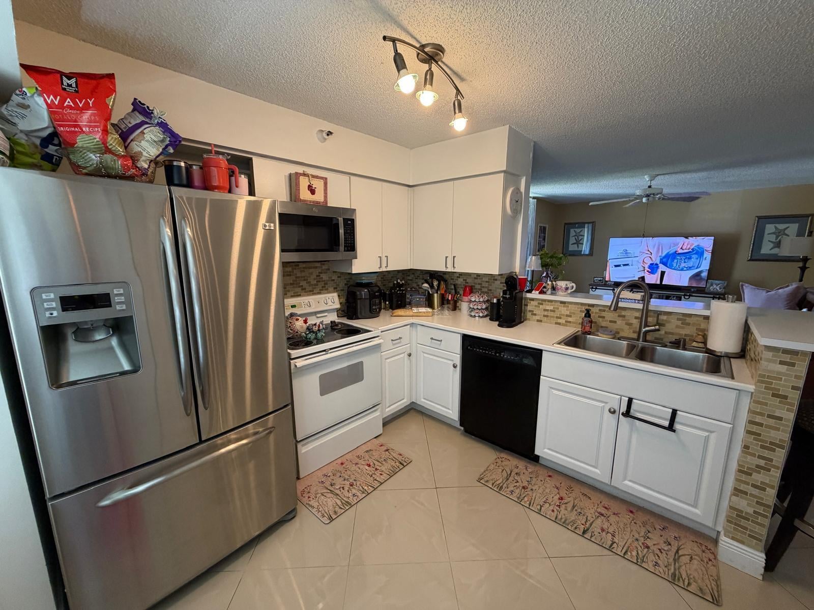Unit 111 photo 8