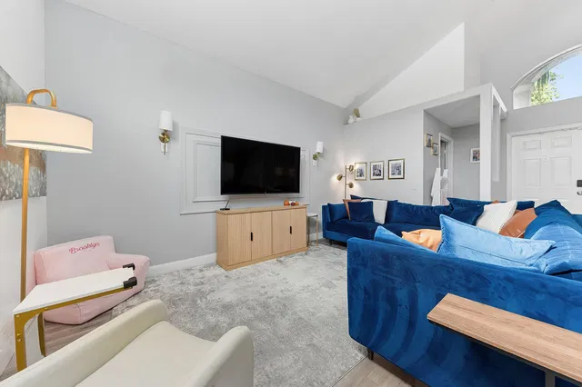 Residence photo 2