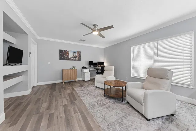 Residence photo 6