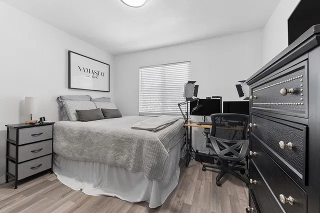Residence photo 16