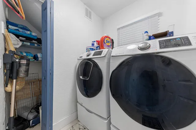 Residence photo 17
