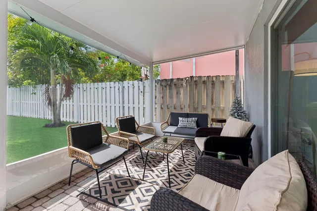 Residence photo 18