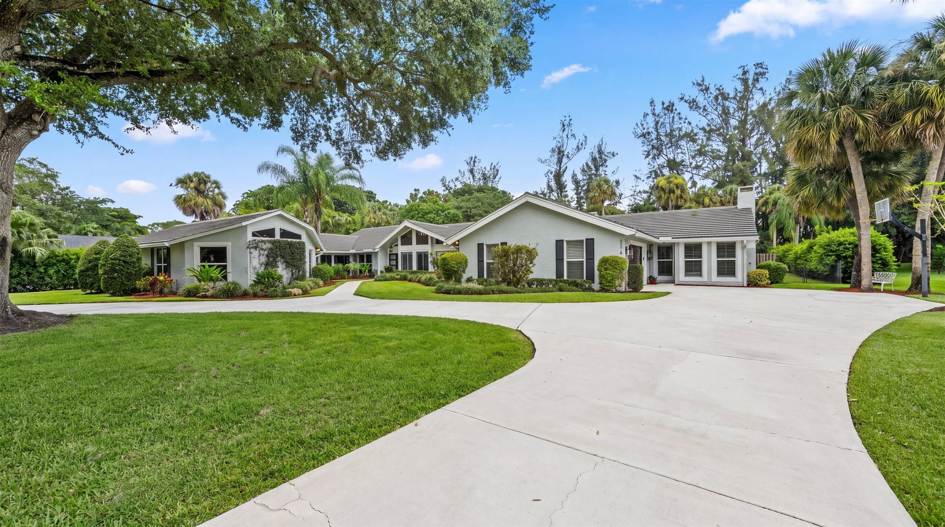 Pinewood Residence photo 5