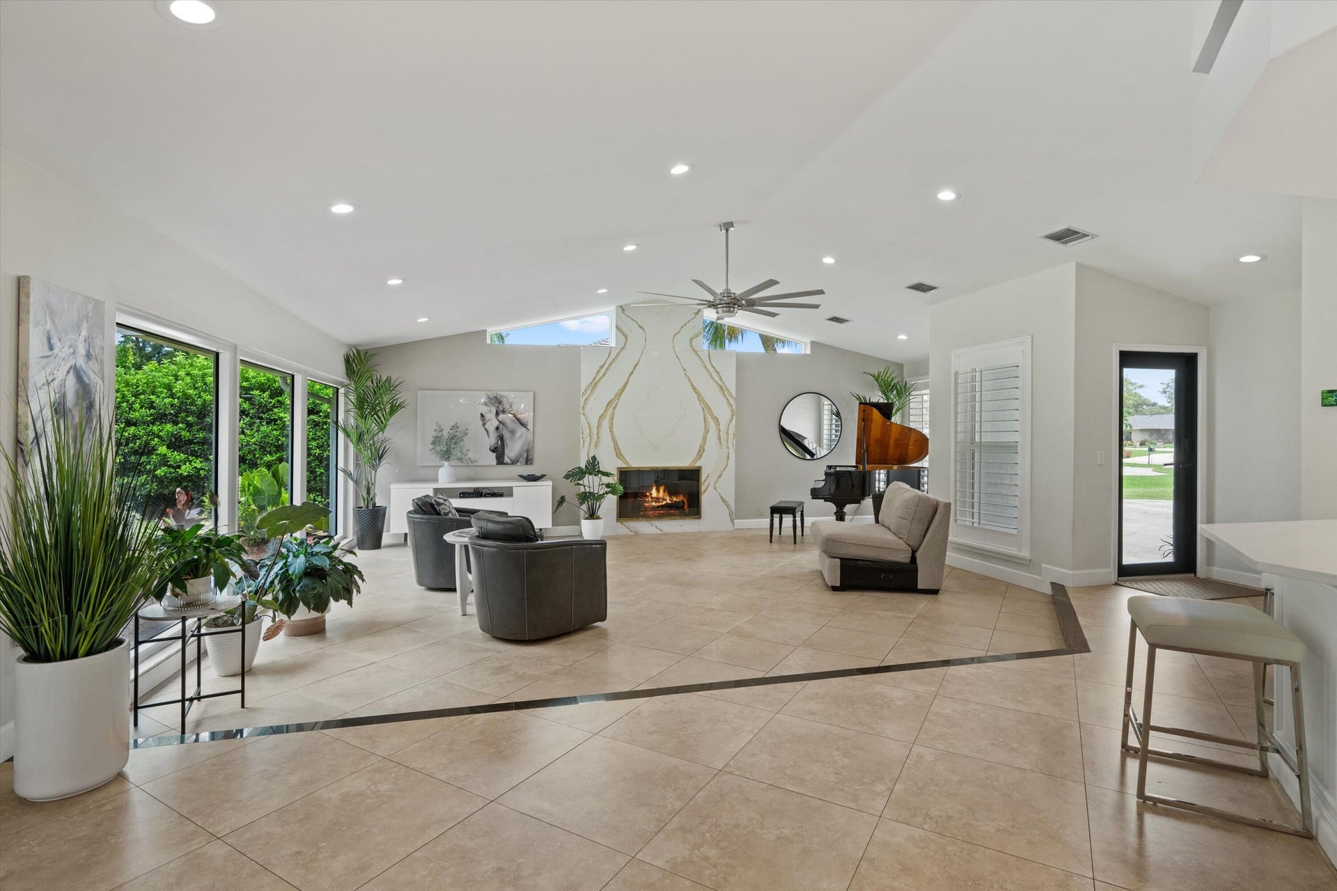 Pinewood Residence photo 9