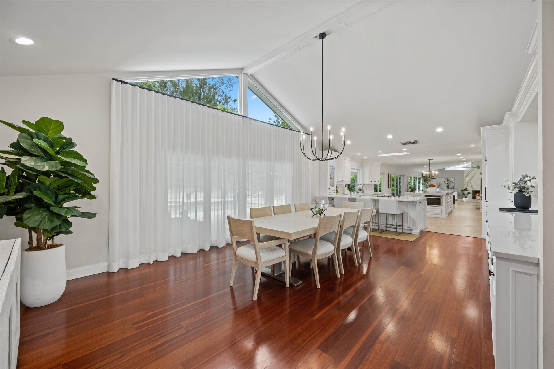 Pinewood Residence photo 23