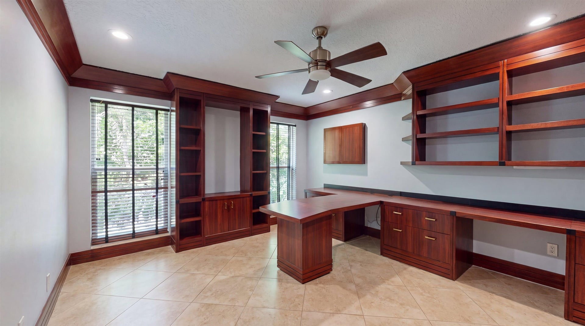 Pinewood Residence photo 38