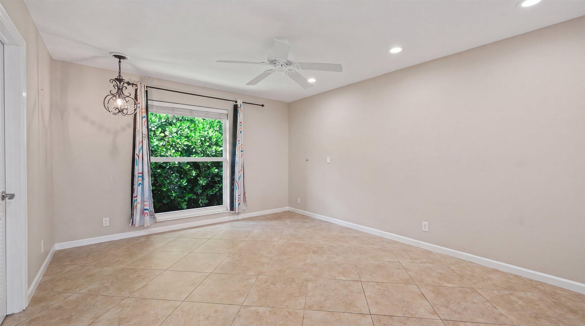 Pinewood Residence photo 47