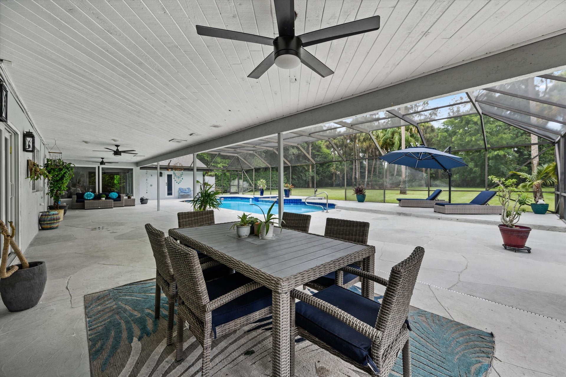 Pinewood Residence photo 53
