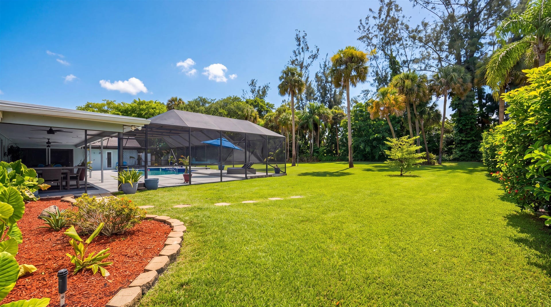 Pinewood Residence photo 59