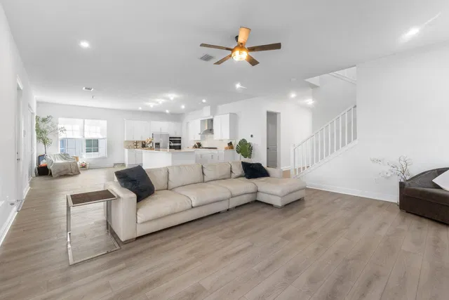 Residence photo 3