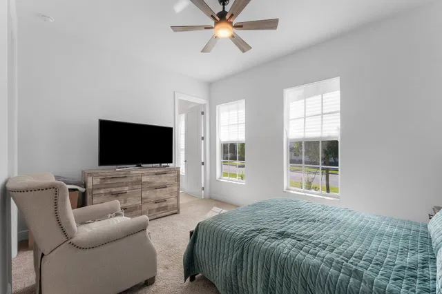 Residence photo 17