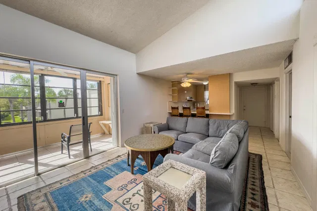 Unit 204 photo 5