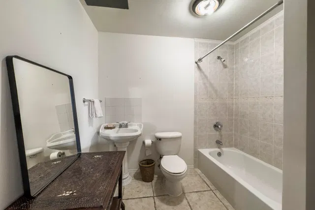 Unit 204 photo 10