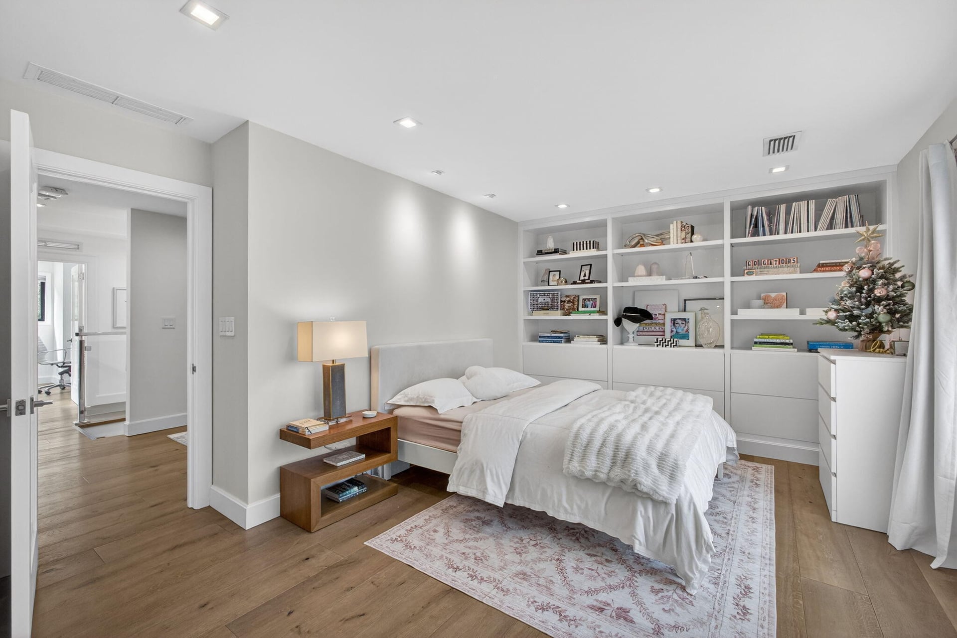  Residence photo 89