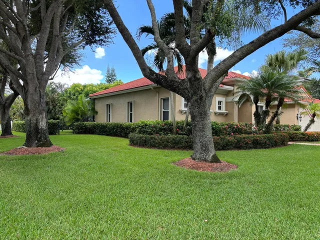 Residence photo 3