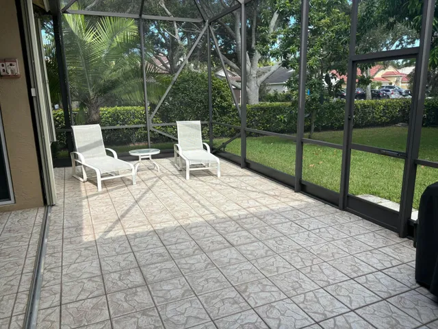 Residence photo 6