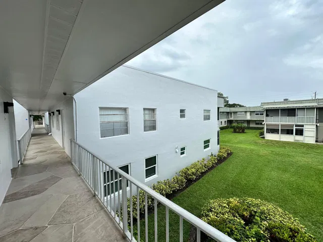Residence photo 4