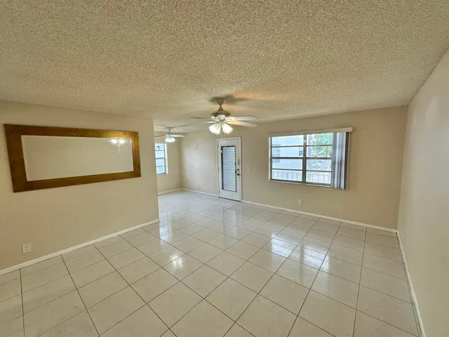 Residence photo 5