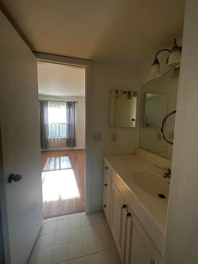 Unit 106 photo 9