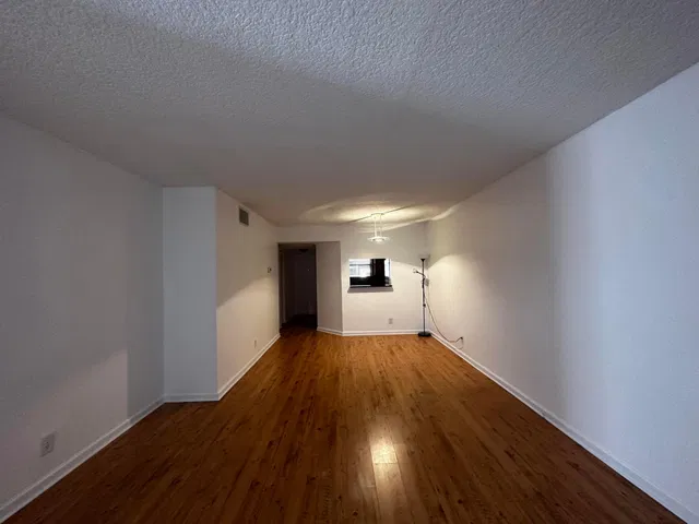 Unit 106 photo 14