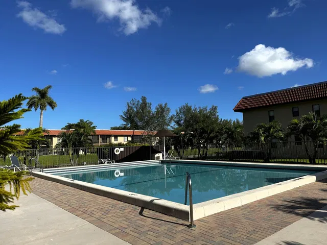 Unit 106 photo 17