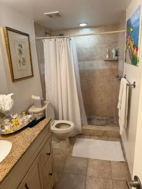 Unit 103 photo 14