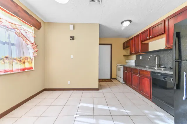 West Palm Beach Residence photo 21