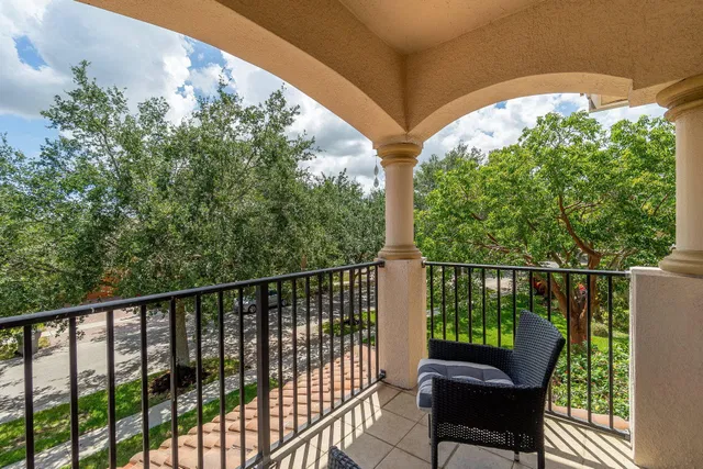 Residence photo 25