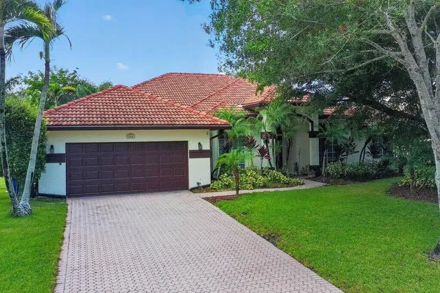 Residence photo 2